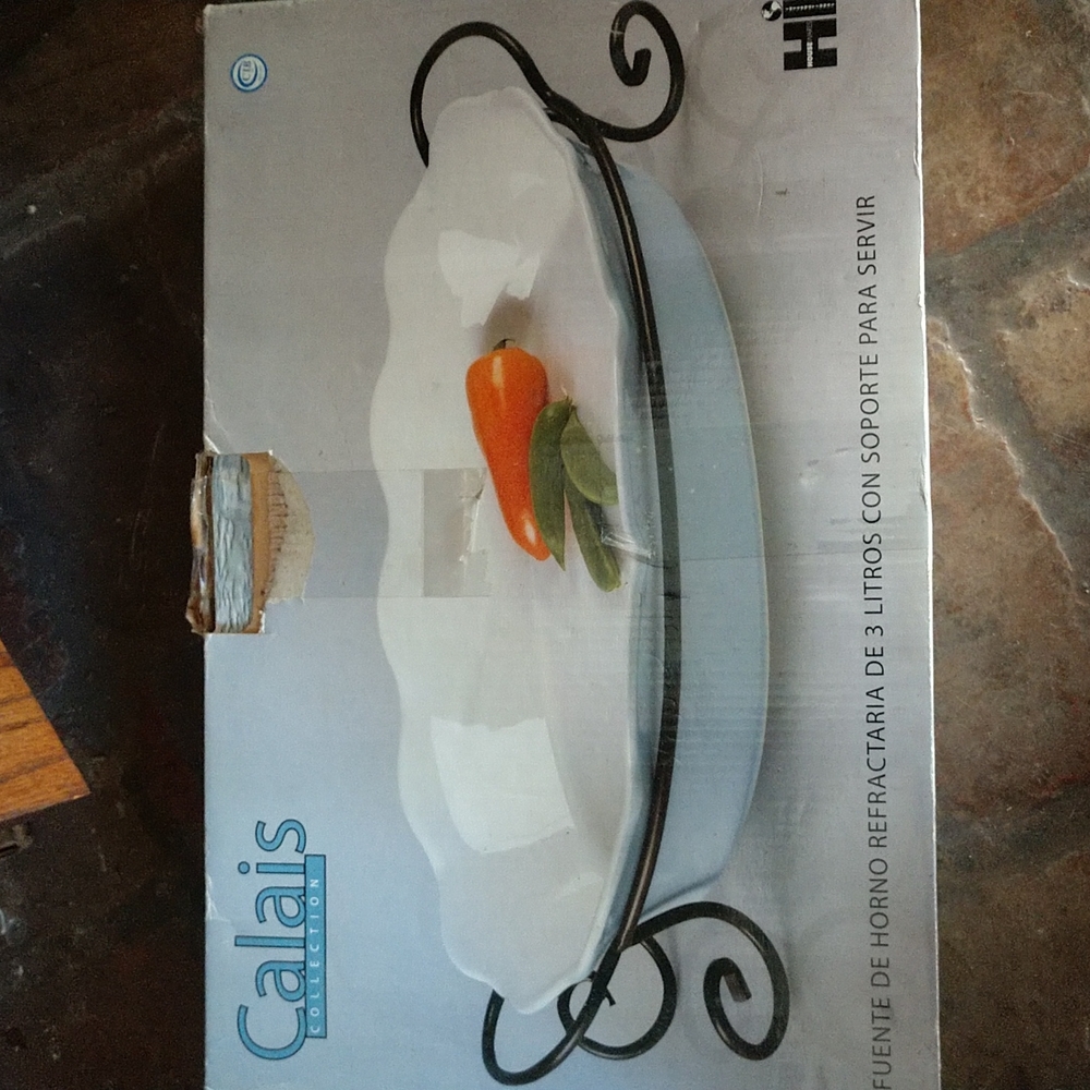 HP HOST PICK NWT Stoneware Baker 3 Quart Casserole Cast Wrought Iron Cradle NWT